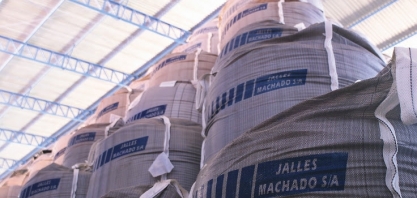 Jalles Machado contrata