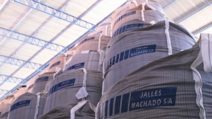 Jalles Machado contrata