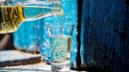 Produtores de cachaça inovam para contornar a crise econômica