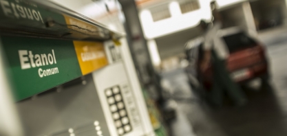 Depois de alta na gasolina, usineiros querem aumento na tarifa de importação de álcool