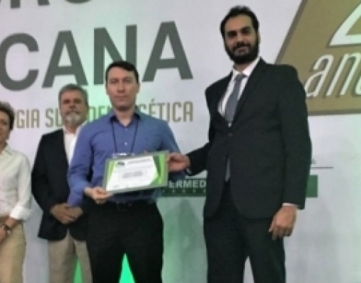 (Esq. p/ dir.) Elizabeth Farina (UNICA), Frederico Rodrigues (ABRACEEL), Eduardo Oliveira (COFCO) e Christian Cecchini (CCEE) durante cerimônia comemorativa do Selo