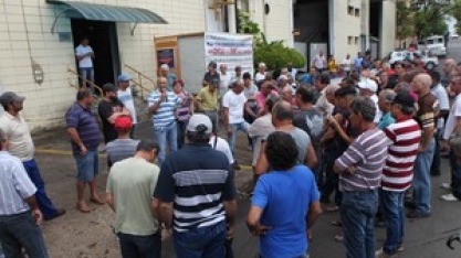 Protesto de ex-funcionários da Dedini para produção em Piracicaba