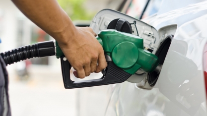 Preço da gasolina amplia queda e tem mínima de quase 7 meses