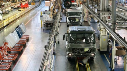 Mercedes vende caminhões a transportadoras da Raízen, no maior contrato em 9 anos