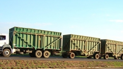 A partir de hoje, caminhão canavieiro que circular nas rodovias sem carga coberta será multado