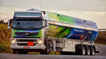 Acordo para uso de tecnologia diesel-gás em caminhões do setor canavieiro