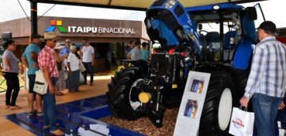 Testes com trator mostram que biometano torna a agricultura mais competitiva