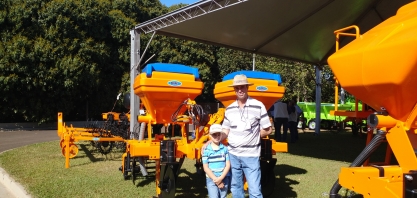 Com palha no canavial é necessário adubar em profundidade