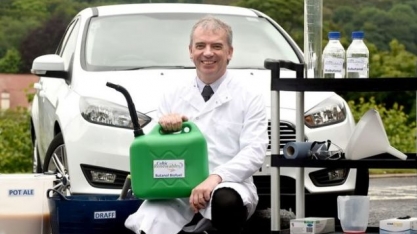 Carro faz primeira viagem com combustível feito de uísque