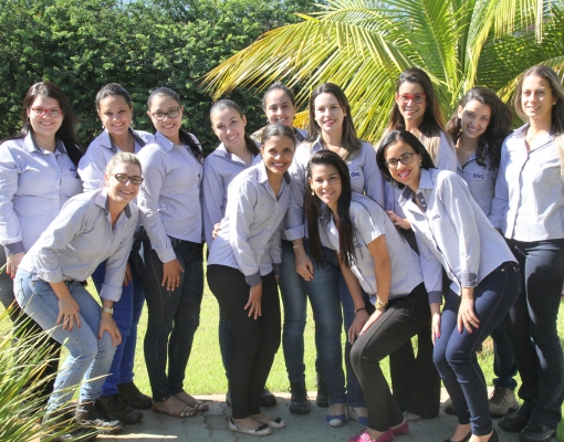 Representantes do grupo de 27 mulheres que atuam na Engclarian/Metagua