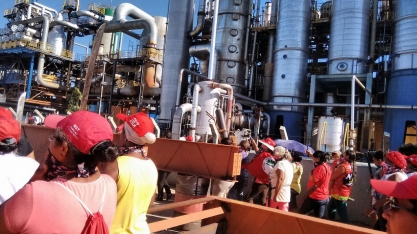 Trabalhadoras rurais do MST ocupam usina de cana-de-açúcar no extremo sul da Bahia