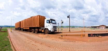 Justiça mantém bloqueio de R$ 665 milhões de Luciano Coutinho, Bumlai e mais 21 por operação do BNDES