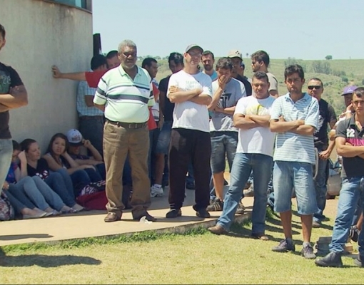 Funcionários da Usina Alvorada fazem paralização em Guaranésia (MG) (Foto: Reprodução EPTV)
