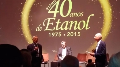 CÍCERO JUNQUEIRA FRANCO É HOMENAGEADO DURANTE PREMIAÇÃO DOS 40 ANOS DO ETANOL