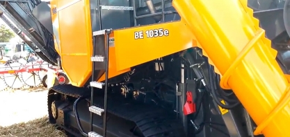 CONHEÇA A COLHEDORA DE CANA VALTRA BE 1035E