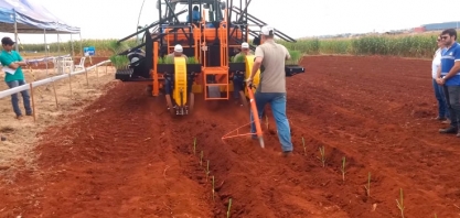 PLANTADORA DE AGMUSA™, DA BASF, CHAMA ATENÇÃO DO PÚBLICO DA AGRISHOW 2016