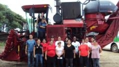 Mulheres dominam as máquinas nos canaviais: será destaque do V Encontro Cana Substantivo Feminino