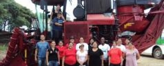 Mulheres dominam as máquinas nos canaviais: será destaque do V Encontro Cana Substantivo Feminino