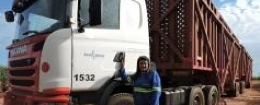 Vandereza Franco, motorista de rodotrem na Usina Santa Vitória, participará do VI Encontro Cana Substantivo Feminino