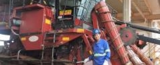 “Nada como fazer o que gosta”, diz Joelma Lemes, mecânica de máquinas agrícolas da Santa Vitória