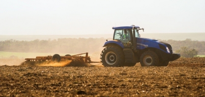 Chuva e operações de preparo do solo estimulam quebra de dormência das sementes de plantas daninhas