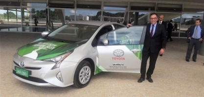 Híbrido flex da Toyota carimba o passaporte do etanol rumo à mobilidade elétrica