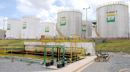 Petrobras reduz preço da gasolina na refinaria em 4% na quinta-feira
