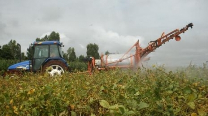 Anvisa propõe manter aval a glifosato, mas com restrições