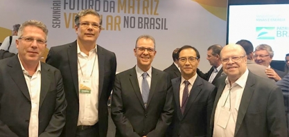 Ministro de Minas e Energia destaca etanol como alternativa para a eletrificação veicular