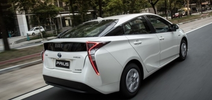 Toyota promete lançar carro híbrido que usa etanol no Brasil
