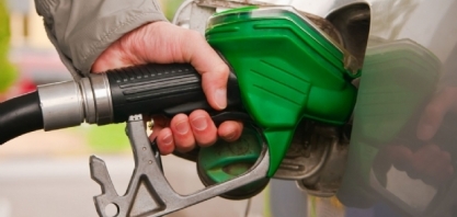 Mineiro economiza mais ao abastecer o carro com Etanol