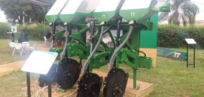 Entre os lançamentos da TT do Brasil na Agrishow 2019 está o adubador FertiMax Pantográfico