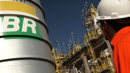 Petrobras é independente para definir preços, diz Guedes