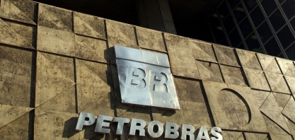 Bolsonaro determina, e Petrobras desiste de aumento do preço do diesel nas refinarias 
