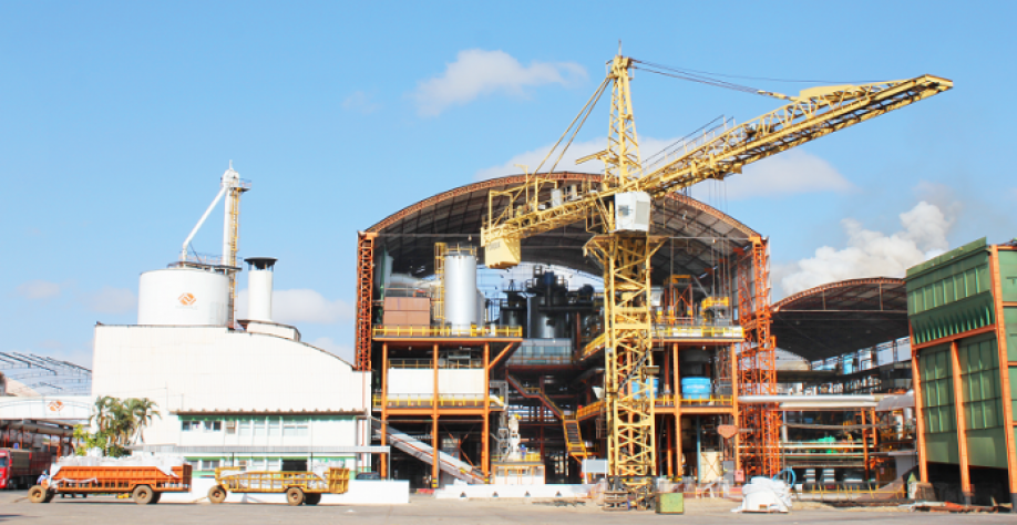 A Agrovale tem capacidade instalada de produção de 180 mil toneladas de açúcar e 115 milhões de litros de etanol