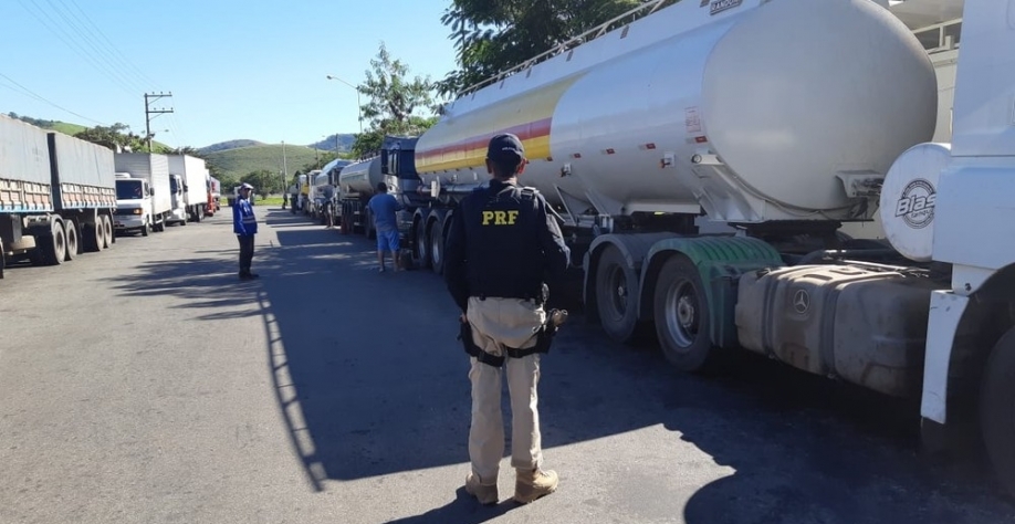 Ação aconteceu na BR-393, em Sapucaia — Foto: Divulgação/Polícia Rodoviária Federal