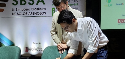 Biosul e Embrapa Gado de Corte assinam termo de cooperação para novas pesquisas de combate à mosca-dos-estábulos