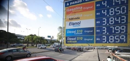 Postos do Recife aplicam aumento da gasolina