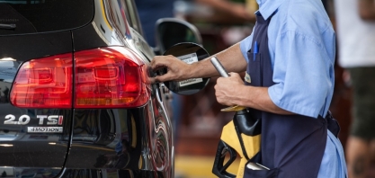 Preço médio da gasolina nas bombas recua pela 6ª semana seguida, diz ANP