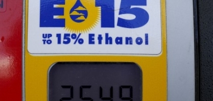 Trump suspende restrições à gasolina E15 para ajudar agricultores; petroleiras reclamam