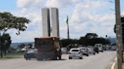 Carros com combustível fóssil proibidos a partir de 2040, propõe deputado