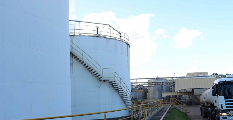 Unidade de produção de biodiesel - Foto: Ubrabio
