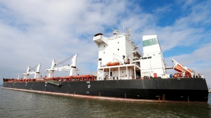 Para levar milho do Brasil, navios do irã sancionados pelos EUA aguardam combustível