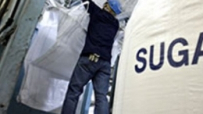 Açúcar bruto tem mínima de seis semanas na ICE; outubro é negociado a 11,79 cents-libra