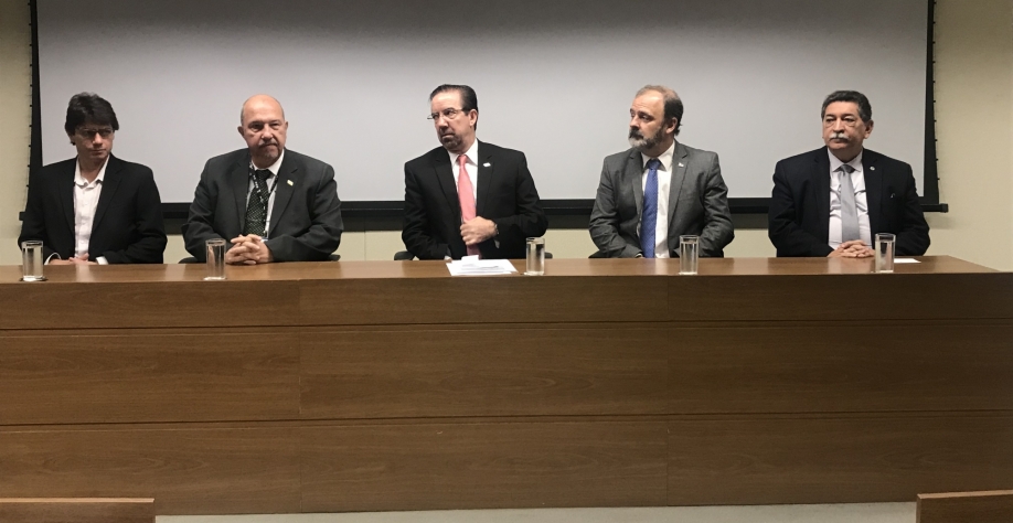 Da esquerda para direita: Paulo Cezar de Lucca, Guy de Capdeville, Celso Moretti, Carlos Eduardo Pereira e Orlando Melo.  Foto: Fernanda Diniz