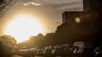 Nunca tantos deveram a tão poucos…