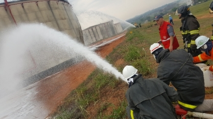 Simulado de combate a incêndio mobiliza equipes na Usina Estiva