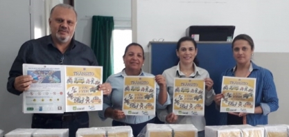 Cocal doa 2 mil cartilhas sobre o trânsito para Prefeitura de Narandiba