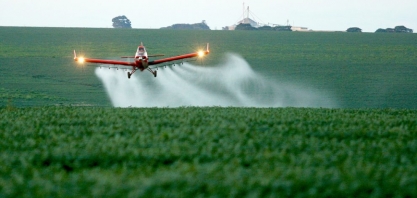 Deputado propõe projetos que proíbem agrotóxicos e pulverização aérea em Mato Grosso