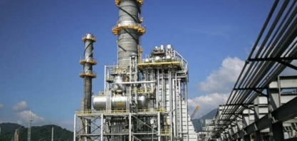 Indústria cresce em agosto, mas resultado é concentrado em petróleo, etanol e minério